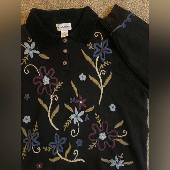 Alfred Dunner Flower Decorative Black Sweater - Picture 2 of 6
